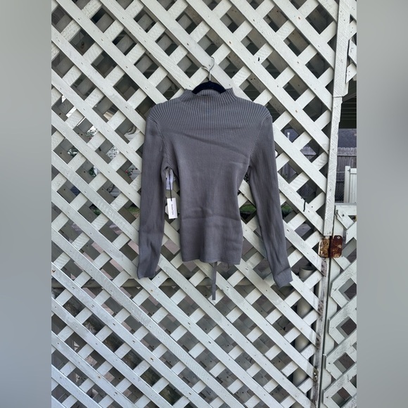 ❤️COPY - Aritzia Babaton Sculpt Knit Tie-Back Longsleeve - Picture 2 of 4